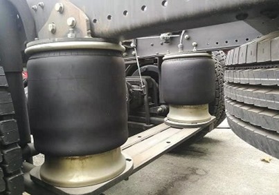 錫宇牌8X2東風T5空氣懸掛運油車圖片 錫宇牌8X2東風T5空氣懸掛運油車圖片