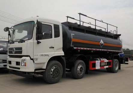 潤知星牌SCS5254GFWDFH型東風天錦小三軸腐蝕性物品罐式運輸車 潤知星牌SCS5254GFWDFH型東風天錦小三軸腐蝕性物品罐式運輸車